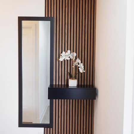 Modern Luxury Waterfront Condo Миссиссага Экстерьер фото