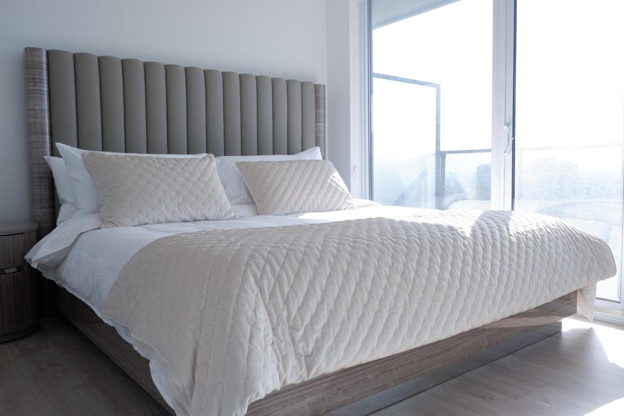 Modern Luxury Waterfront Condo Миссиссага Экстерьер фото